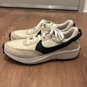 Nike Waffle Debut Running Shoe - Size 9